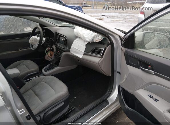 5NPD84LF5JH245320 2018 HYUNDAI ELANTRA Silver Widok wnętrza z przodu