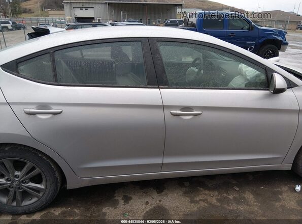 5NPD84LF5JH245320 2018 HYUNDAI ELANTRA Silver Widok wnętrza z tyłu