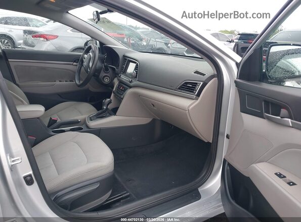 5NPD84LF7HH038292 2017 HYUNDAI ELANTRA Silver Widok wnętrza z przodu