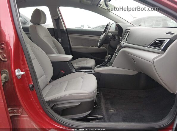 5NPD84LF8HH010162 2017 HYUNDAI ELANTRA Красный Вид салона спереди