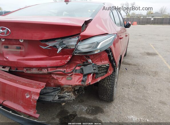 5NPD84LF8HH010162 2017 HYUNDAI ELANTRA Красный Вид спереди
