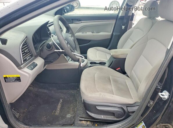 5NPD84LF8JH323153 2018 HYUNDAI ELANTRA Черный Вид салона спереди
