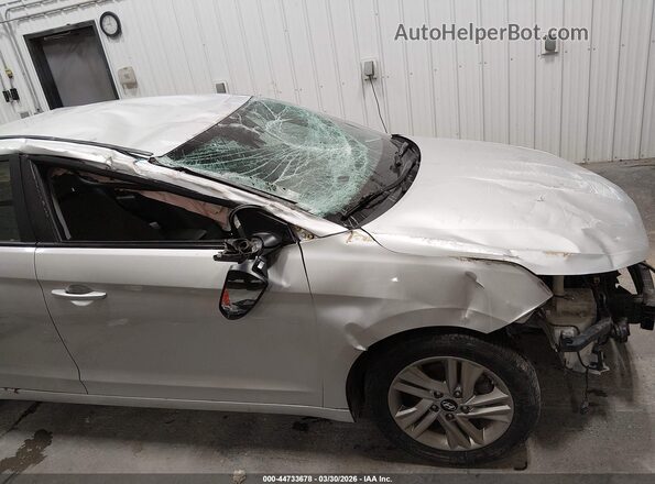 5NPD84LF8KH458666 2019 HYUNDAI ELANTRA Silver Rear interior view