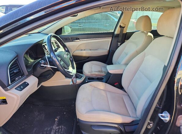 5NPD84LFXJH276255 2018 HYUNDAI ELANTRA Black Вид салону спереду