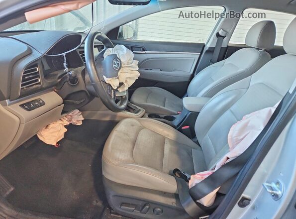 5NPD84LFXKH488798 2019 HYUNDAI ELANTRA Серебряный Вид салона спереди