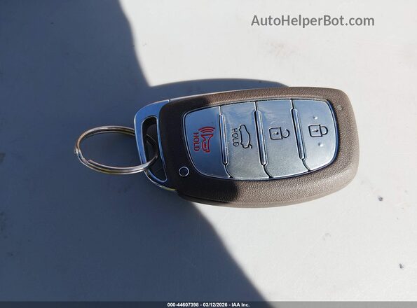 5NPDH4AE0GH766190 2016 HYUNDAI ELANTRA Красный Вид панели приборов