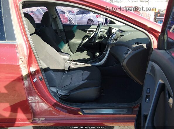 5NPDH4AE0GH766190 2016 HYUNDAI ELANTRA Красный Вид салона спереди
