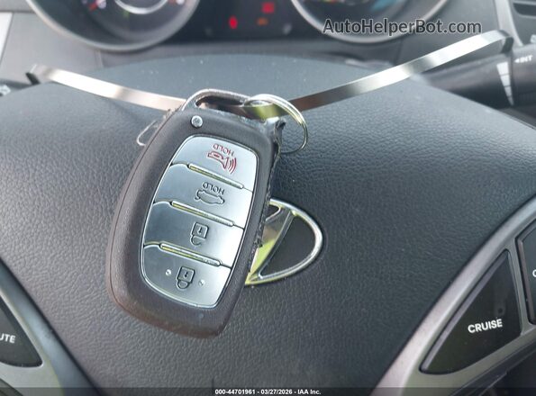 5NPDH4AE5GH788668 2016 HYUNDAI ELANTRA Черный Вид панели приборов