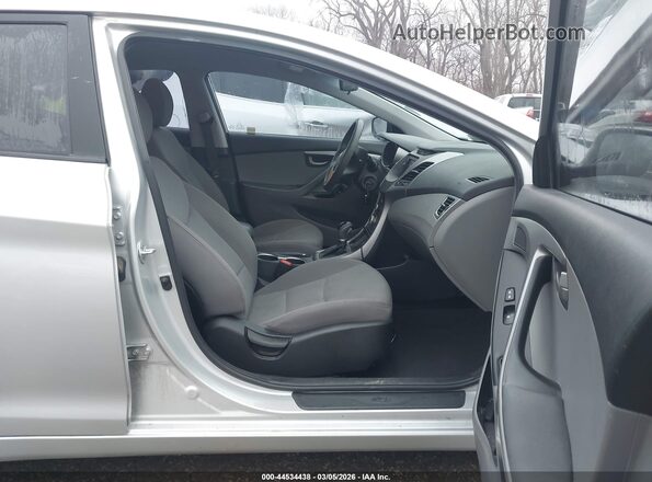 5NPDH4AE6GH723618 2016 HYUNDAI ELANTRA Silver Widok wnętrza z przodu