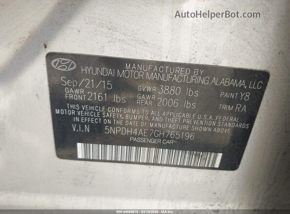 5NPDH4AE7GH765196 2016 HYUNDAI ELANTRA Серебряный Вид подкапотного пространства