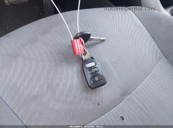 5NPDH4AE7GH765196 2016 HYUNDAI ELANTRA Серебряный Вид панели приборов