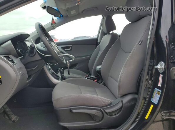 5NPDH4AEXGH682524 2016 HYUNDAI ELANTRA Черный Вид салона спереди