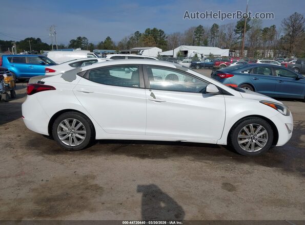 5NPDH4AEXGH774331 2016 HYUNDAI ELANTRA Белый Вид задней части салона