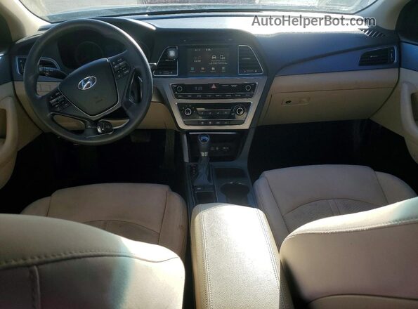 5NPE24AF0HH448621 2017 HYUNDAI SONATA Черный Вид панели приборов