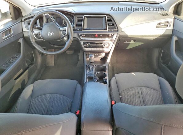 5NPE24AF0KH746321 2019 HYUNDAI SONATA Серый Вид панели приборов