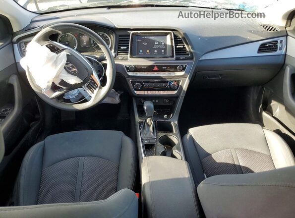 5NPE24AF0KH791761 2019 HYUNDAI SONATA Серый Вид панели приборов