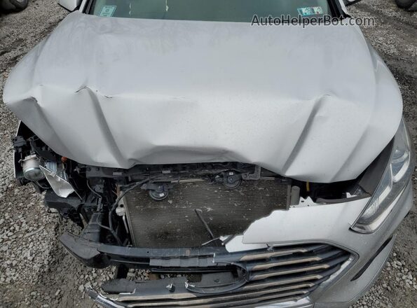 5NPE24AF3KH819987 2019 HYUNDAI SONATA Серебряный Вид задней части салона