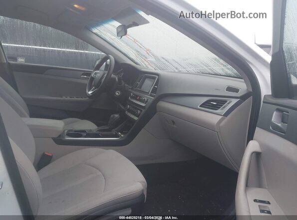 5NPE24AF4KH776227 2019 HYUNDAI SONATA White Սալոնի դիմացի տեսք