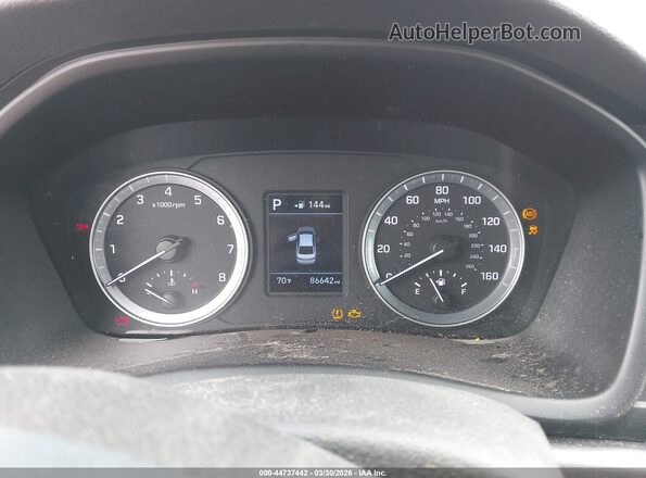 5NPE24AF5JH648514 2018 HYUNDAI SONATA Gray Widok tylnych siedzeń
