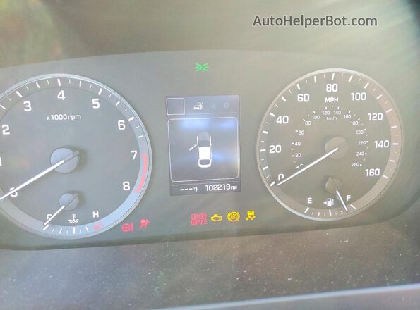 5NPE24AF8HH536235 2017 HYUNDAI SONATA Серебряный Вид салона спереди