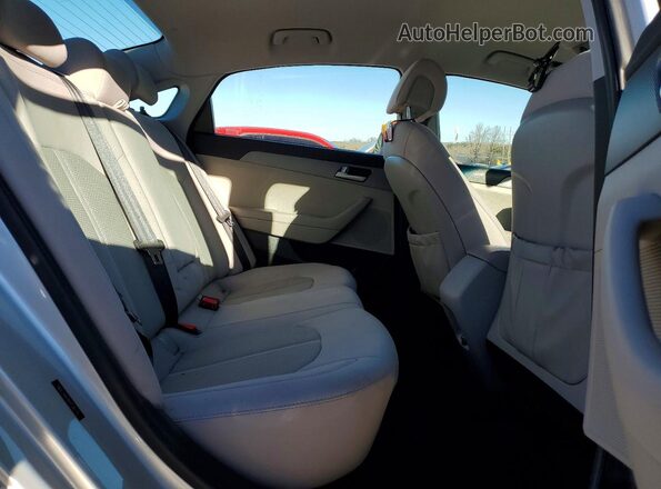 5NPE24AF8HH536235 2017 HYUNDAI SONATA Серебряный Вид задних сидений