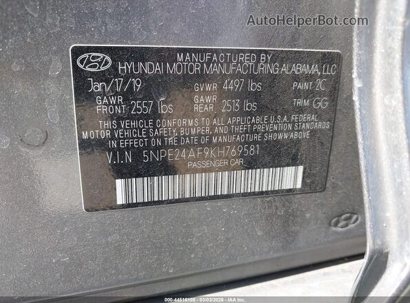 5NPE24AF9KH769581 2019 HYUNDAI SONATA Silver Widok komory silnika