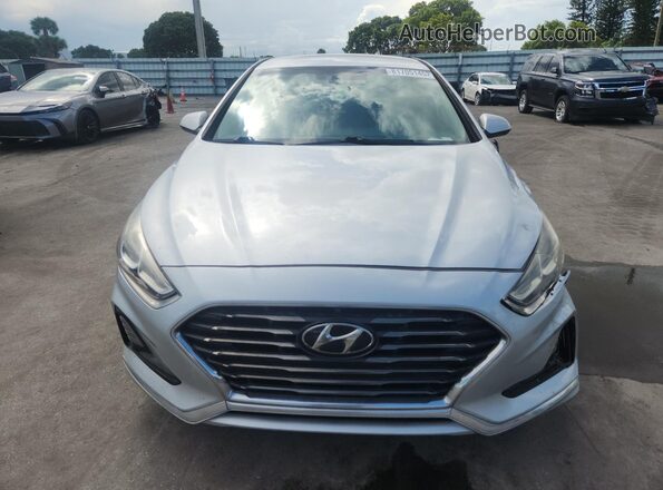 5NPE24AFXKH753437 2019 HYUNDAI SONATA Silver Widok z przodu
