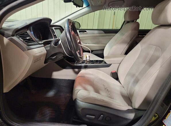 5NPE34AF1KH736717 2019 HYUNDAI SONATA Черный Вид салона спереди