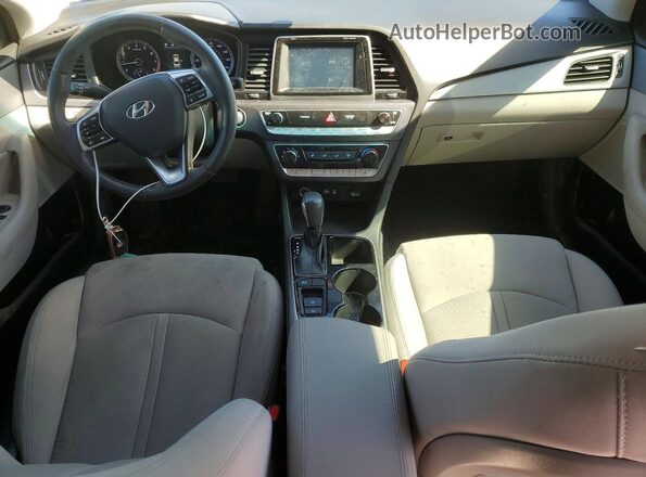 5NPE34AF2JH596983 2018 HYUNDAI SONATA Белый Вид панели приборов
