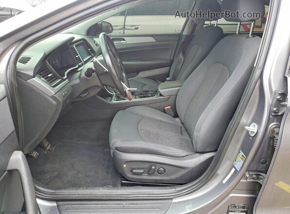 5NPE34AF2KH758421 2019 HYUNDAI SONATA Серебряный Вид салона спереди
