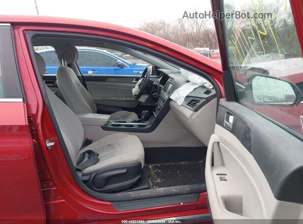 5NPE34AF4GH287573 2016 HYUNDAI SONATA Красный Вид салона спереди