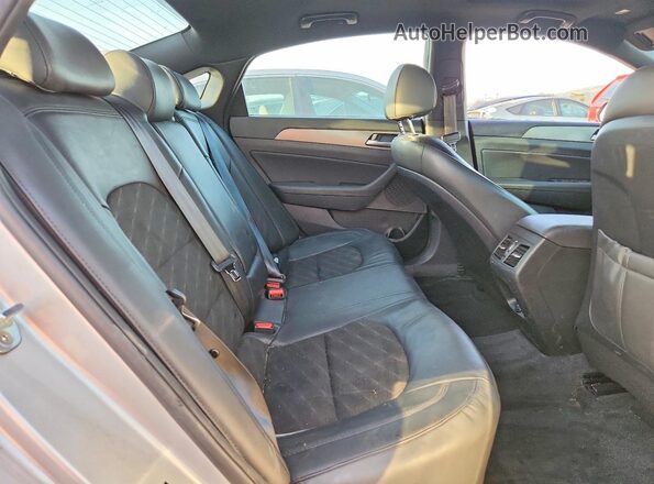 5NPE34AF5JH708935 2018 HYUNDAI SONATA Silver Rear seats view