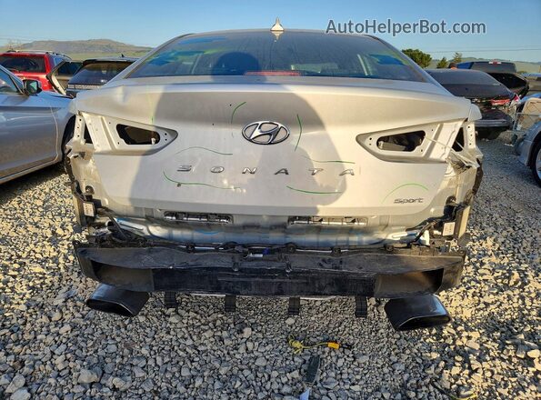 5NPE34AF5JH708935 2018 HYUNDAI SONATA Silver Rear view