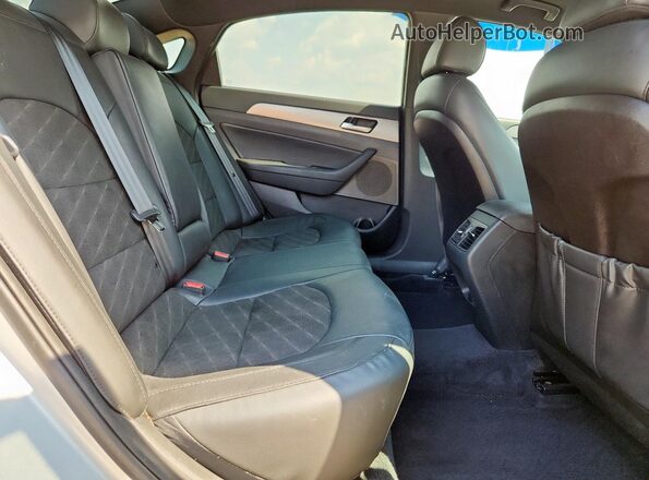 5NPE34AF5KH768862 2019 HYUNDAI SONATA Silver Rear seats view