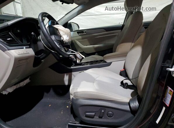 5NPE34AFXKH75781 2019 HYUNDAI SONATA Черный Вид салона спереди