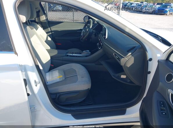 5NPEF4JA1MH078377 2021 HYUNDAI SONATA White Вид салону спереду