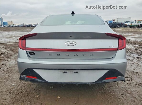 5NPEJ4J23LH025895 2020 HYUNDAI SONATA Серебряный Вид сзади