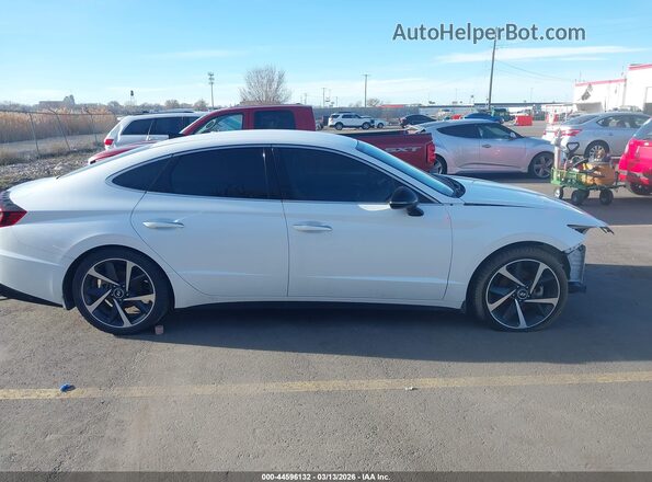 5NPEJ4J23MH068280 2021 HYUNDAI SONATA White Widok zestawu wskaźników