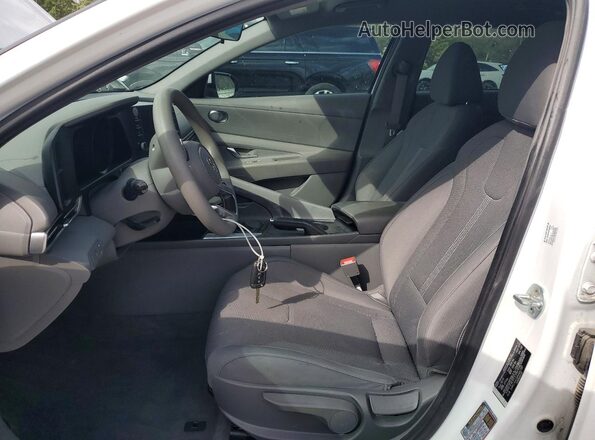 5NPLL4AG0NH062337 2022 HYUNDAI ELANTRA White Vista interior delantera