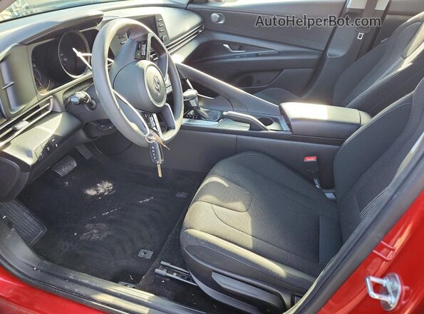 5NPLL4AG3NH080251 2022 HYUNDAI ELANTRA Red Вид салону спереду