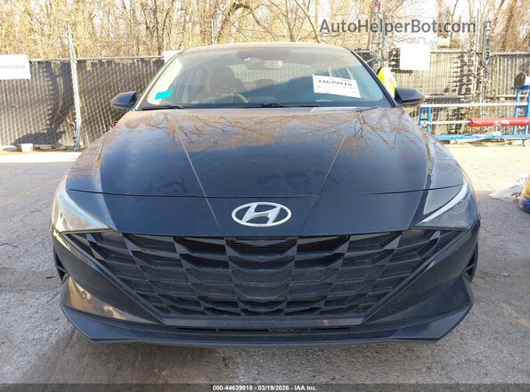 5NPLM4AG0MH017569 2021 HYUNDAI ELANTRA Черный Вид задней части салона