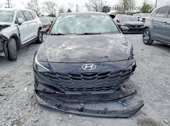 5NPLM4AG0NH058804 2022 HYUNDAI ELANTRA Black Widok z przodu