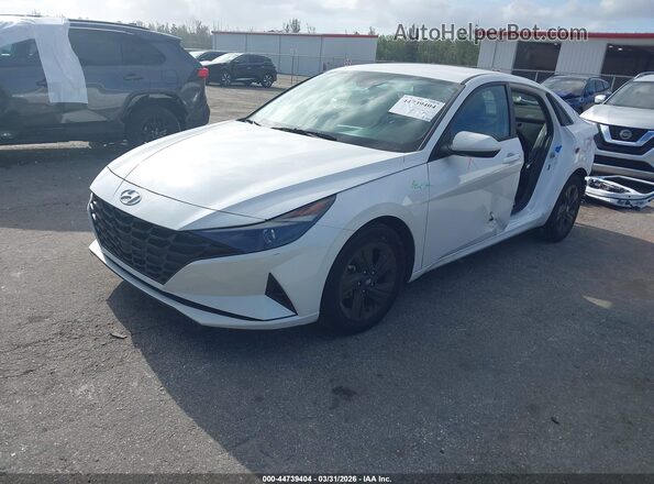 5NPLM4AG3MH006842 2021 HYUNDAI ELANTRA Белый Передняя левая четверть