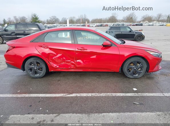 5NPLM4AG4PH114858 2023 HYUNDAI ELANTRA Red Widok wnętrza z tyłu