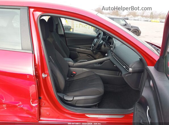 5NPLM4AG4PH114858 2023 HYUNDAI ELANTRA Red Widok wnętrza z przodu