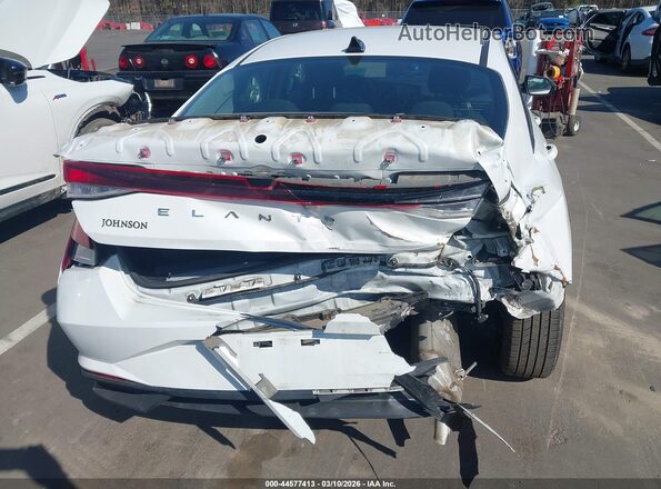 5NPLM4AG5NH078921 2022 HYUNDAI ELANTRA White Widok z przodu