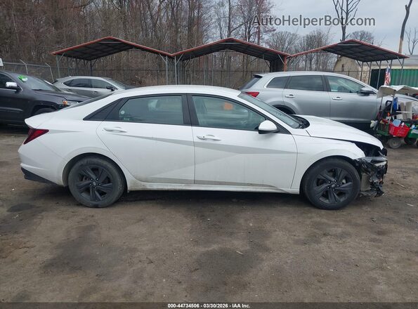5NPLM4AG5PH104372 2023 HYUNDAI ELANTRA Белый Вид задней части салона