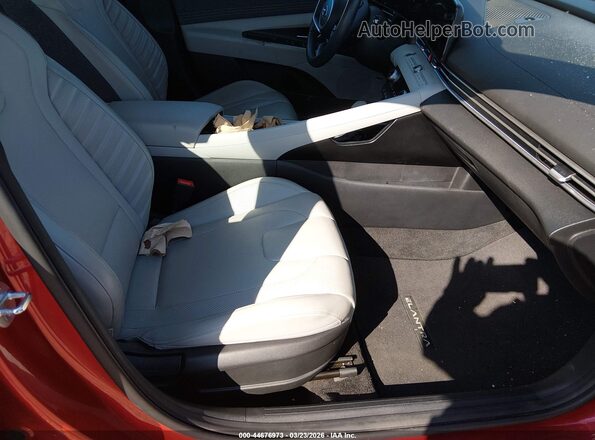 5NPLP4AG5PH117548 2023 HYUNDAI ELANTRA Красный Вид салона спереди