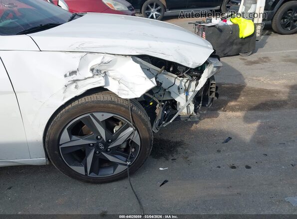 5NPLS4AG6PH119694 2023 HYUNDAI ELANTRA Белый Вид спереди