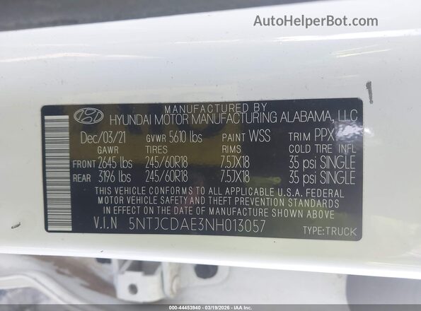5NTJCDAE3NH013057 2022 HYUNDAI SANTA CRUZ White ძრავის განყოფილების ხედი